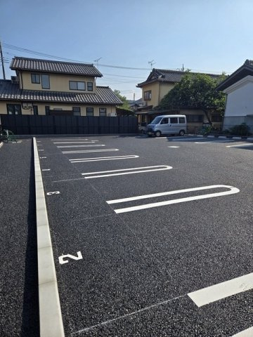 グランヴェールの駐車場|車をお持ちの方に嬉しい駐車場付きの物件です