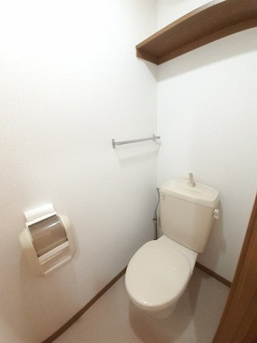 ソレアードＢのトイレ|清潔感のあるトイレです