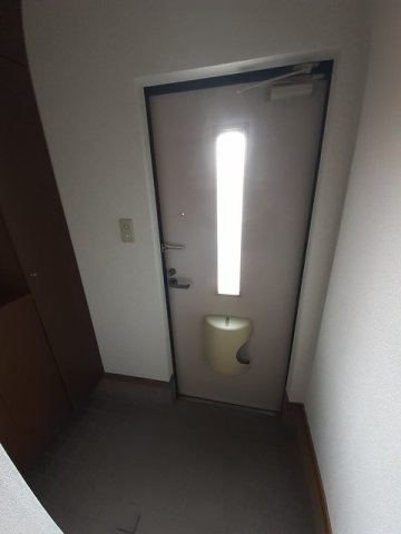プロスベールＢの玄関|きれいな玄関です