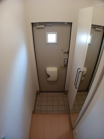 プラシード・カーサⅠの玄関|シンプルで使いやすい玄関です