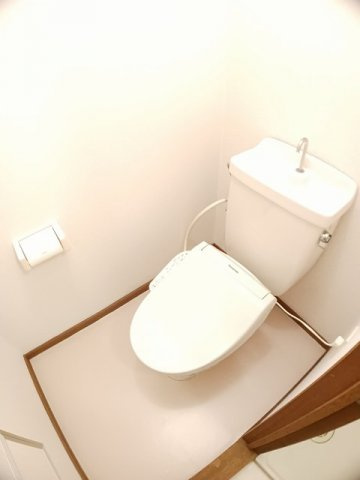 イーストタウンのトイレ|落ち着いたトイレです