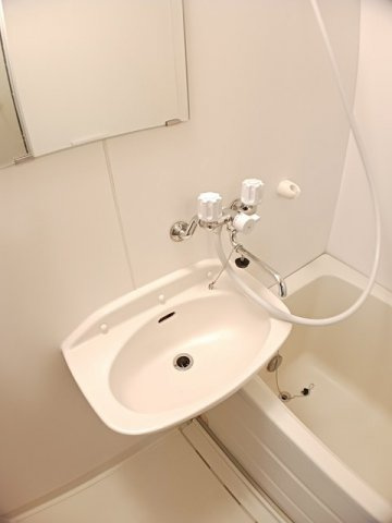 イーストタウンの洗面所|スペースが確保できる洗面所です