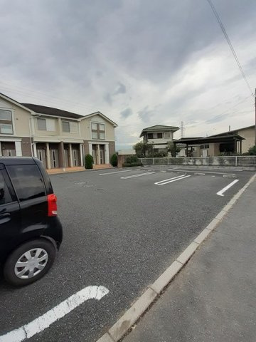 Ｄｅａ・ＳＴＡＧＥの駐車場|カースペースがあります