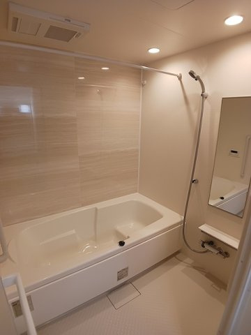 クレイドル下斎田Ｂの浴室|落ち着いた空間のお風呂です
