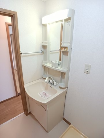 ステラコートの洗面所|ゆったりとスペースのある洗面所