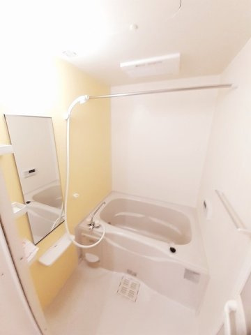 メゾン　フローラＢの浴室|コンパクトで使いやすいお風呂です