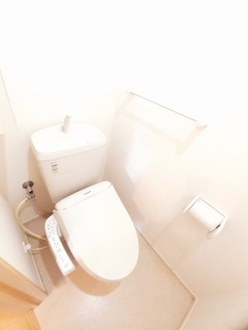 メゾン　フローラＢのトイレ|清潔感のあるトイレです