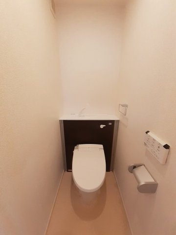 アンバー　レジデンスのトイレ|コンパクトで使いやすいトイレです