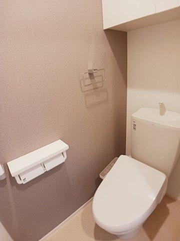 クレストコートのトイレ|落ち着いた色調のトイレです