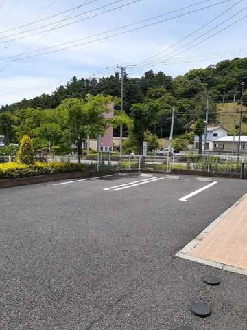 セレーナＣの駐車場|カースペースがあります