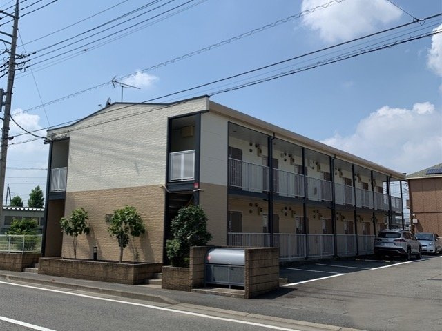 レオパレスヒルストンの外観|落ち着いた雰囲気の外観です