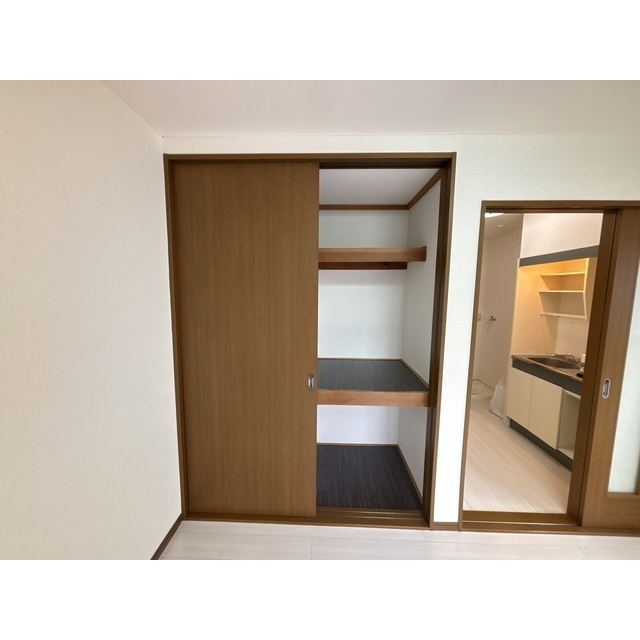 コーポ東日本Ⅰの内装|明るい室内です