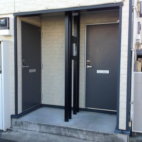 レオパレス山王の玄関|シンプルで使いやすい玄関です