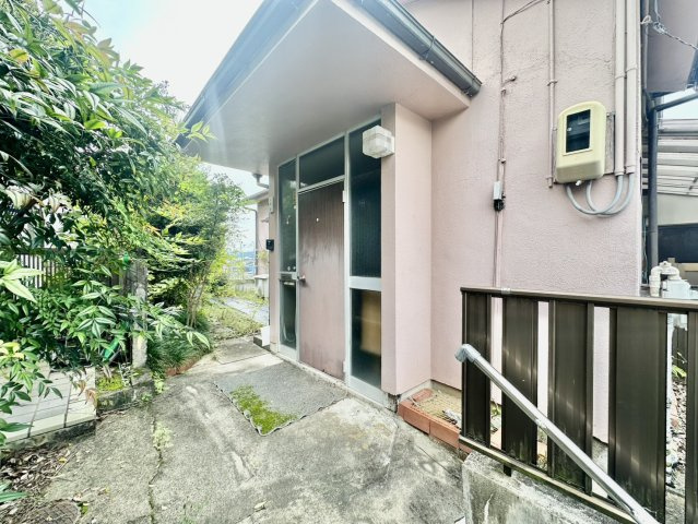 太白区若葉町戸建ての前面道路含む現地写真