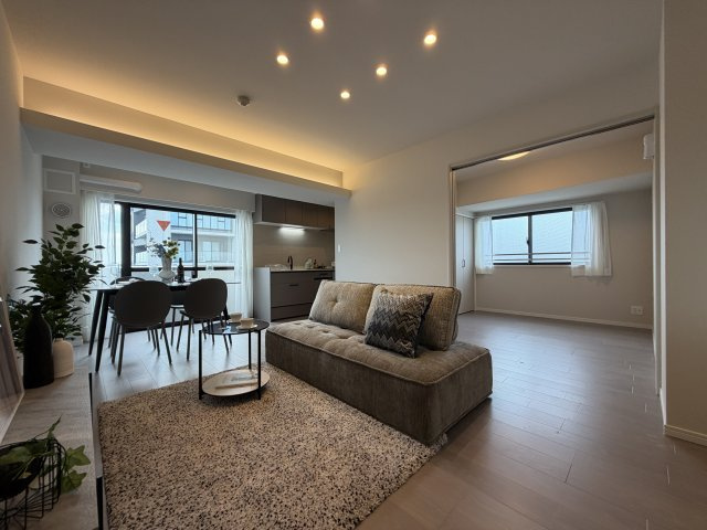 中野区中央４丁目の中古マンションの居間・リビング