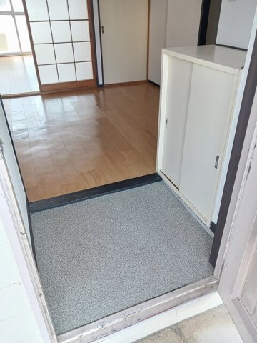 シティハイツ白石の玄関