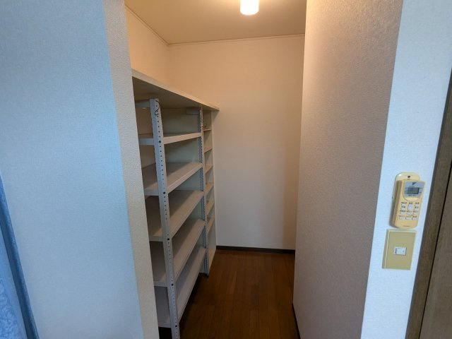 東（アズマ）貸家の収納