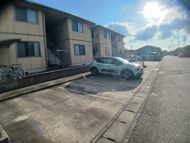 ファミーリオ細木Ａの駐車場|駐車場があります