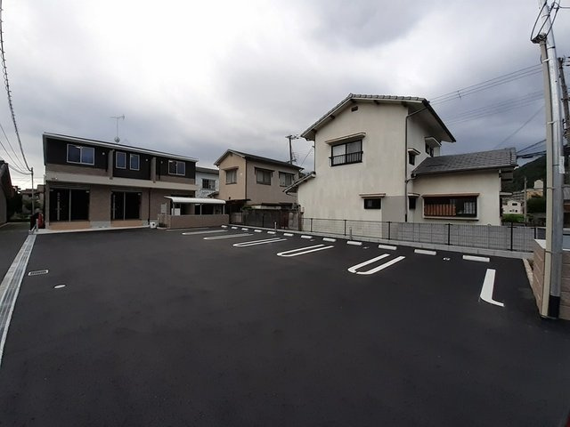 プランドール　シャトーの駐車場