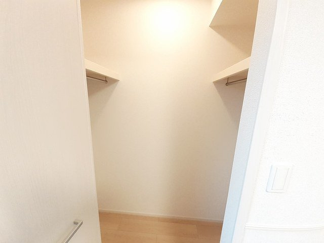 メゾン　ド　グレース　３の収納