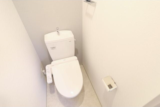 レジュールアッシュ神戸ハーバーランドのトイレ|同物件別部屋写真