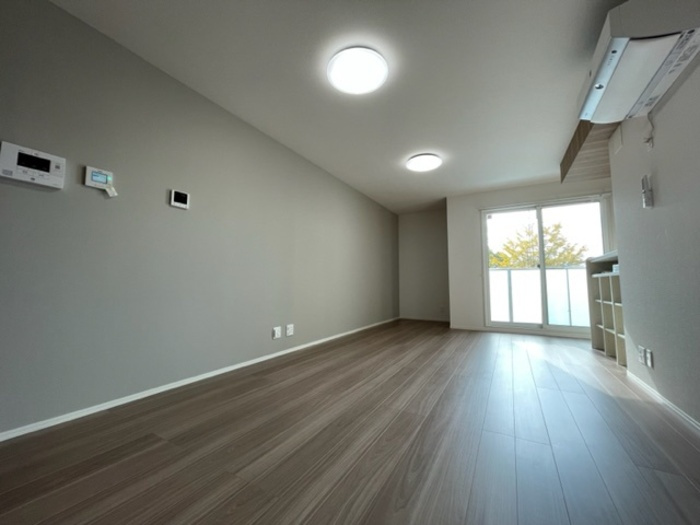 CASA COMFORT YAMASAKAの居間・リビング|CASA COMFORT YAMASAKA