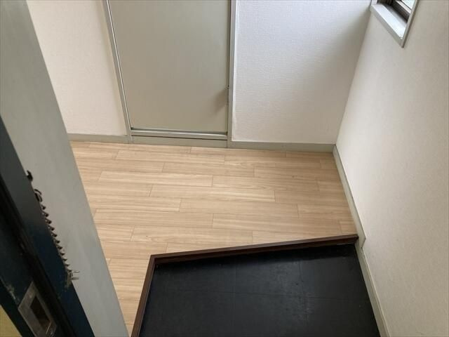 プラーズ追分の玄関