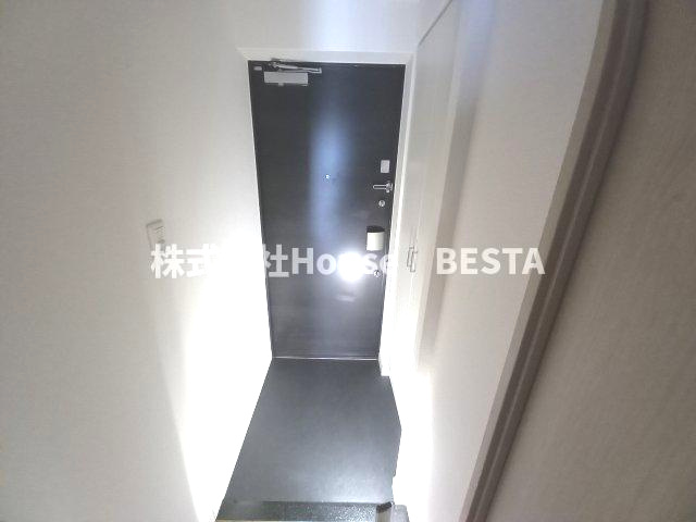 プレサンスKOBEグレンツの玄関