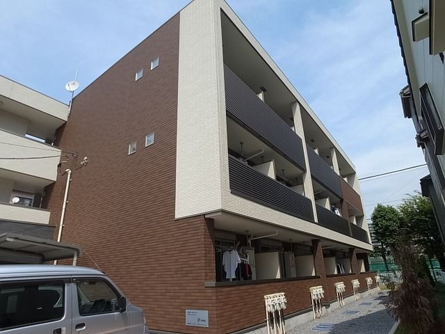 イースト　ラディアンスの外観