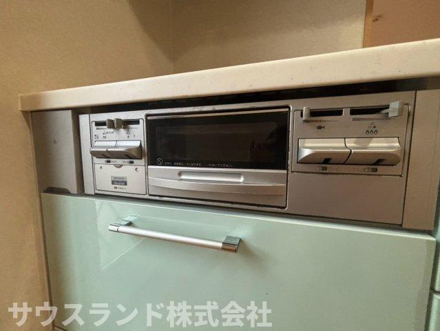 八王子市南陽台2丁目のその他|お魚やお肉を美味しく焼き上げるグリルを備えたシステムキッチンです！お料理のレパートリーが広がり、毎日の食卓がさらに豊かになります。お手入れもしやすく、いつでも清潔な状態で楽しくお料理ができます☆