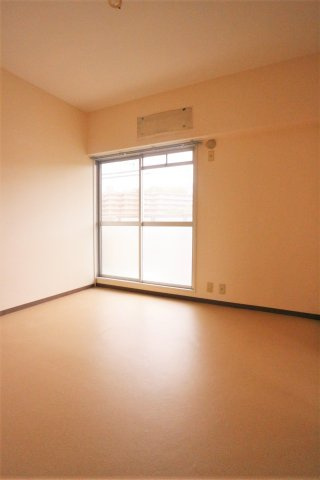 ベル・イルモ塩屋の洋室