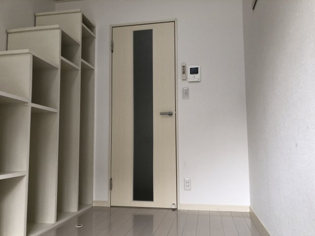 川崎市多摩区西生田３丁目のアパートの居間・リビング