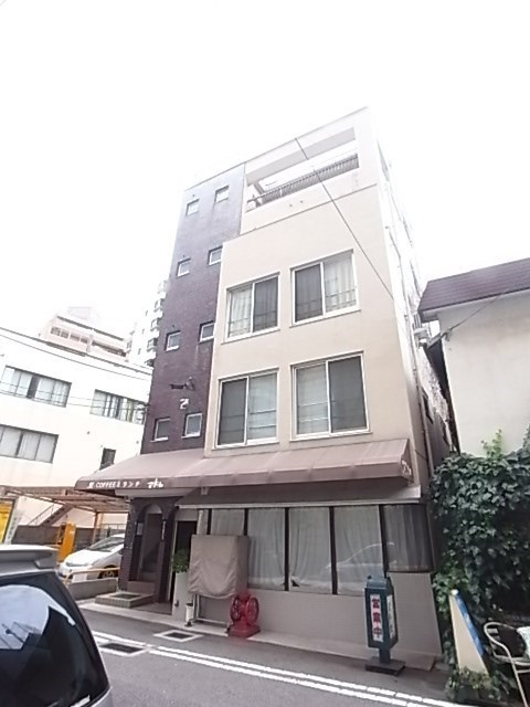佳山ビルの外観