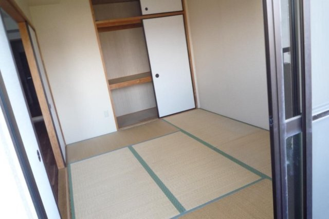 クオリティ西芦屋２の和室