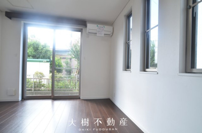 【洋室】 | 海老名市門沢橋4丁目　中古戸建て【仲介手数料無料】 | 1階　洋室2（6.3帖）