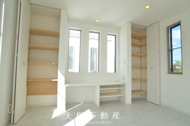 【居間・リビング】 | 海老名市門沢橋4丁目　中古戸建て【仲介手数料無料】