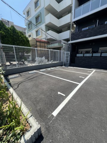 アドバンス神戸マリスⅠの駐車場