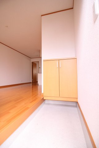 平成霞が丘ハイツの玄関