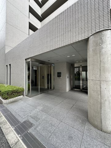 レジディア西天満（旧リヴァージュ西天満）のエントランス