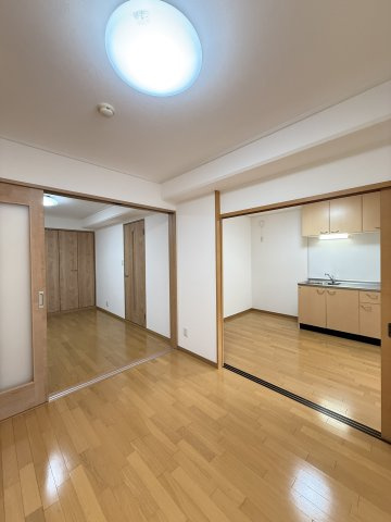 扇町亀甲マンションの居間・リビング