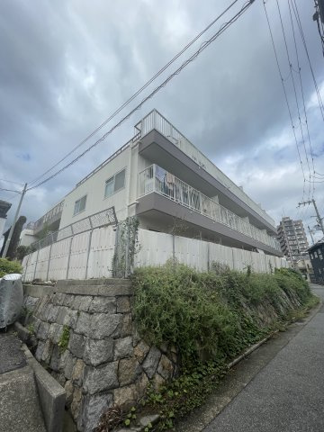 行幸ハイツの外観