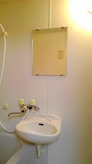 ベルメゾンの洗面所|脱衣スペースもあります