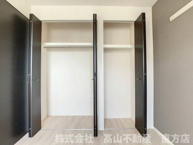 直方市大字感田のアパートの収納