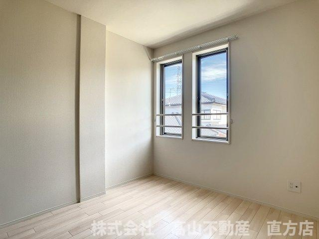 直方市大字感田のアパートの洋室