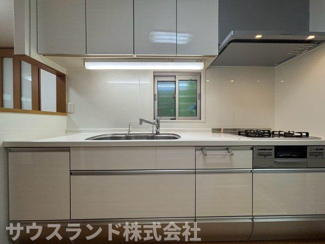 八王子市元八王子町一丁目のキッチン|美味しい食事が家族を笑顔にする、温かな家庭を創り出すキッチン。