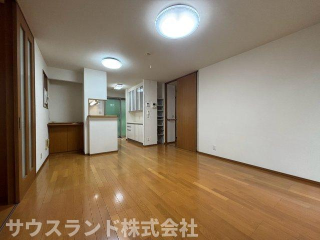八王子市元八王子町一丁目の居間・リビング|お好きなインテリアで、くつろぎと楽しさが共存する、自分らしいスタイルのリビングに。