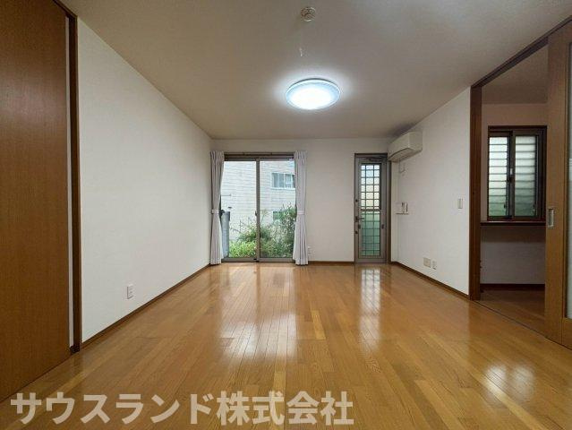 八王子市元八王子町一丁目の居間・リビング|広々リビングは第一印象グッド！ゆとりのある空間は心も豊かにしてくれます。