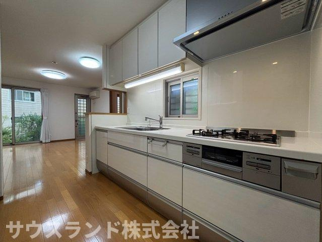 八王子市元八王子町一丁目のキッチン|奥様に嬉しい機能がたくさんのキッチンです。料理しやすさ♪収納豊富♪で使いやすいキッチンです。