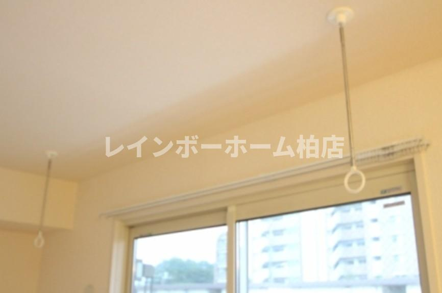 仲介手数料（賃料の1.10ヵ月）の50％OFF対象物件！の設備|室内物干しです
