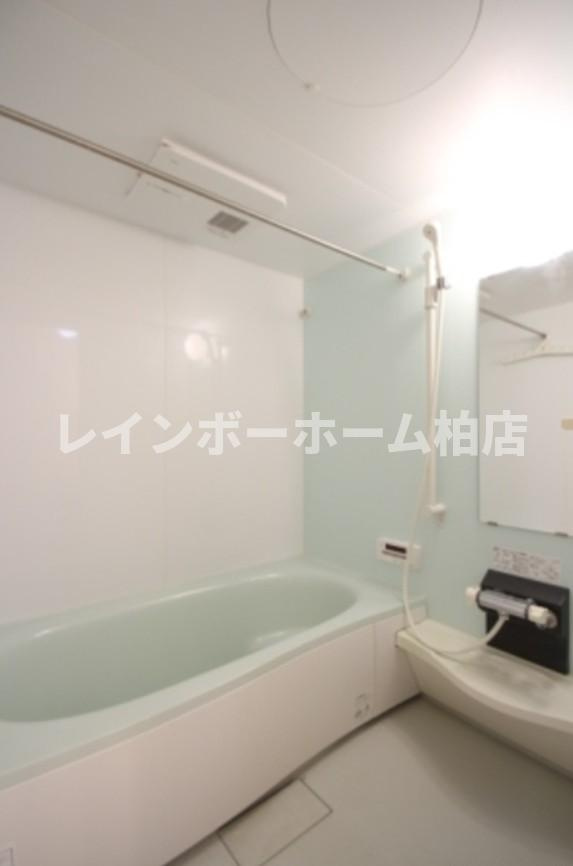 仲介手数料（賃料の1.10ヵ月）の50％OFF対象物件！の浴室|1坪のユニットバスで、浴室換気乾燥機があります